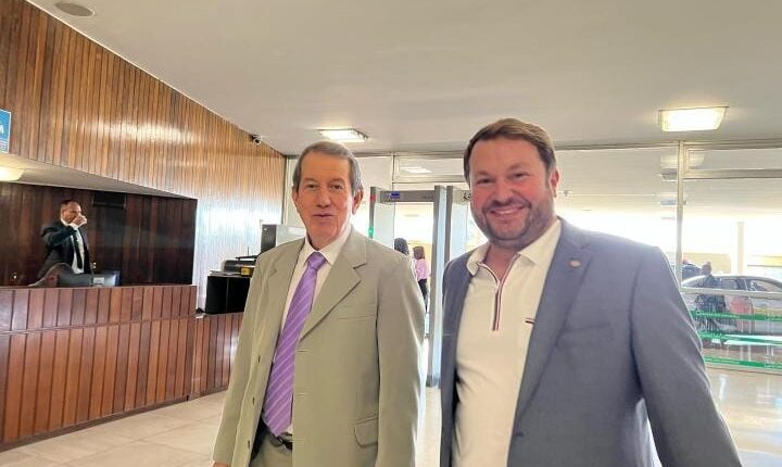 R.R.Soares e Marcos Soares